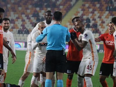 Erman Toroğlu, Yeni Malatyaspor-Galatasaray Maçının Hakemlerini Çok Sert Bir Dille Eleştirdi!