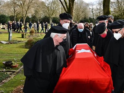 Ermeni Asıllı Kore Gazisi Minas Kaya Türk Bayrağı ile Son Yolculuğuna Uğurlandı