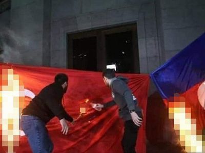 Ermeniler Türk Ve Azerbaycan Bayrakları Yaktı