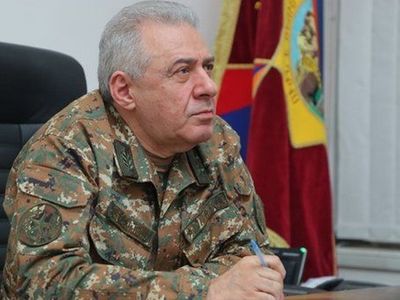 Ermenistan Savunma Bakanı Vagharshak Harutyunyan İstifa Etti
