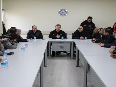 Erzincan Valisi Hamza Aydoğdu, maden kazasıyla ilgili ailelerle görüştü: Kaybolan işçilerle ilgili güncel bilgiler paylaşıldı!