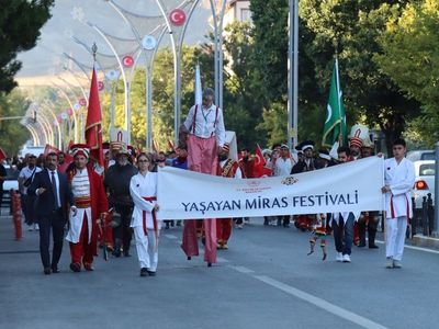 Erzincan'da Yaşayan Miras Festivali Coşkuyla Başladı