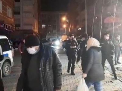Esenyurt'ta Yabancı Uyruklu Grup Döner Bıçakla Birbirine Saldırdı