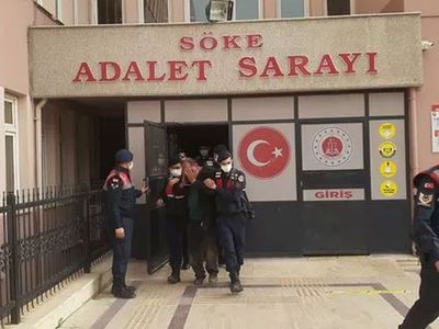 Eşi boşanmak istiyorum dediği için pompalı tüfekle ateş açtı: Talihsiz kadın hastanede yaşamını yitirdi