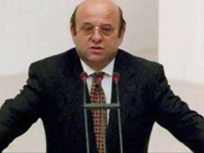 Eski bakan hayatını kaybetti