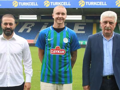 Eski Fenerbahçeli Holmen'in Kardeşi Rizespor'da!