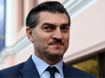 Eski futbolcu cumhurbaşkanı seçildi
