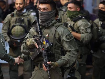 Eski Savunma Bakanı’ndan dikkat çeken uyarı: Ülkeyi nihai savaşa hazırlıyorlar