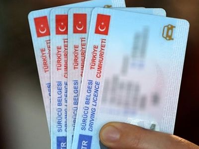 Eski tip sürücü belgeleri kalkıyor mu? Bakanlık uyardı: Ehliyetini yenilemeyenlere cezalar yolda