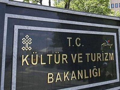 Eski Turizm Bakanı Ve AK Parti Genel Başkan Danışmanı Güldal Akşit Hayatını Kaybetti!