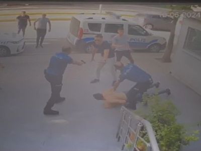 Eskişehir'de Kesici Aletlerle Aracı Çizilen Kişi, Polise Şikayette Bulunurken Saldırıya Uğradı