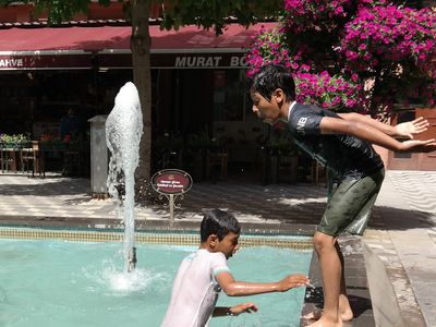 Eskişehir’de Sıcaktan Bunalan Çocuklar Kendilerini Tehlikeye Attı