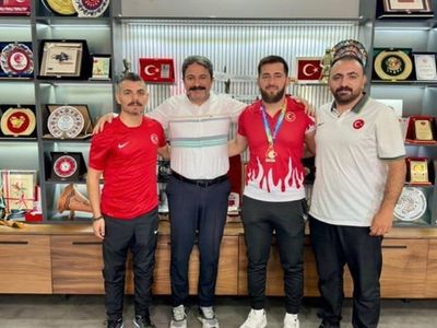 Eskişehirli güreşçiler Türkiye İkincisi oldu