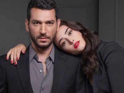 Esra Bilgiç yaz paylaşımıyla sosyal medyada ses getirdi! Esra Bilgiç'in güzelliği görenleri eritti