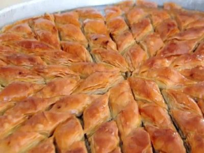 Ev baklavası nasıl yapılır? Ev baklavasının püf noktaları nedir? Bayramların vazgeçilmez lezzeti ev yapımı baklava tarifi