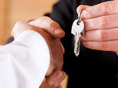 Ev Sahipleri Emlakçı Komisyonu İstiyor