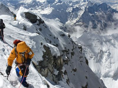 Everest Dağı'nda Kaybolan 3 Fransızın Cansız Bedenleri 5 Bin 900 Metrede Bulundu!