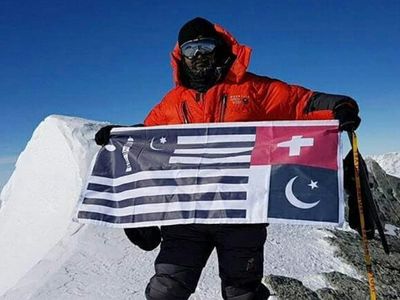 Everest'e Tırmanan 2 Dağcı Öldü