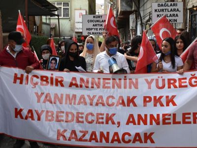 Evlat Nöbeti Tutan 3 Aile Hakkarili Annelere Umut Oldu