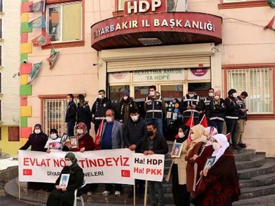 Evlat Nöbetindeki Ailelere Destek Devam Ediyor