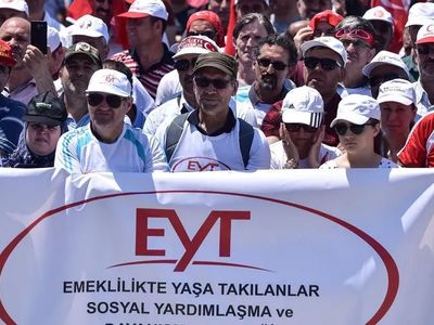 EYT dolandırıcılarına dikkat! 500 ile 5000 TL arasında para istiyorlar