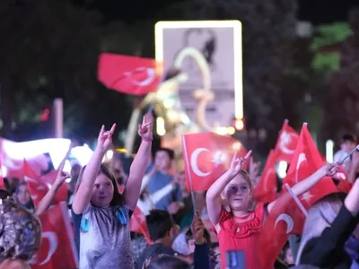 Erzincan'da mustafa yıldızdoğan coşkusu: dörtyol meydanı doldu taştı