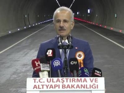 Ulaştırma Bakanı Uraloğlu, Ayder yolunda devrim yaratan tüneli açtı