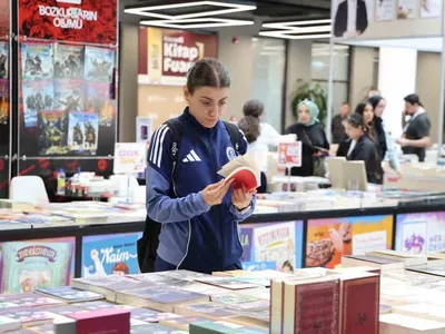 Kocaeli kitap fuarında işaret diliyle farkındalık oluşturuldu