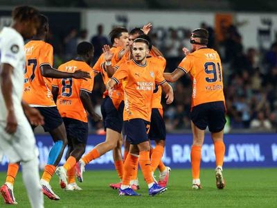 Başakşehir’in yeni transferleri Karbownik ve Emin Bayram ilk resmi maçlarına çıktı