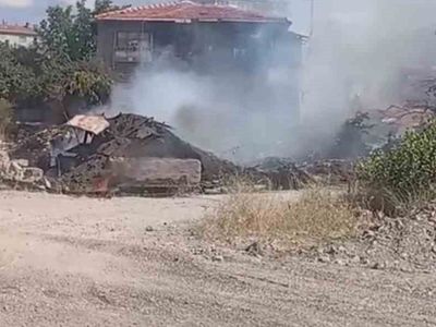 Ankara'da ot temizleme ateşi eve sıçradı