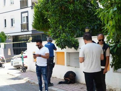 Antalya'da silahlı saldırı sonucu hayatını kaybeden adam için 3 şüpheli gözaltında