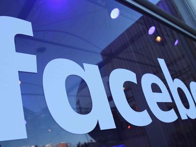 Facebook, Belçika'da Aşırı Sağcı Askeri Destekleyenleri Engelledi