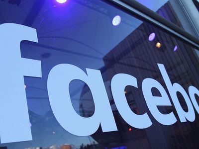 Facebook İsim Değişikliğine Gitti!
