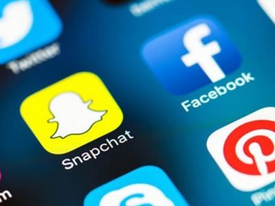Facebook Taliban'la İlgili İçeriklere Yasak Getirdi