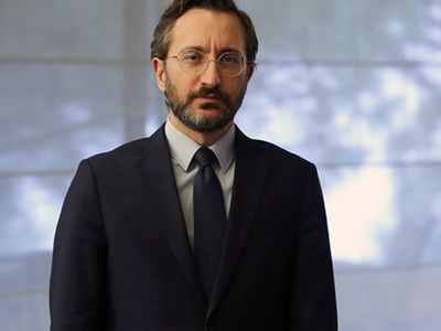 Fahrettin Altun'dan Bildiriye Sert Tepki: Haddinizi Bilin!