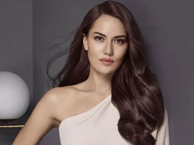 Fahriye Evcen Yeni Projesiyle Ekranlara Geri Dönüyor