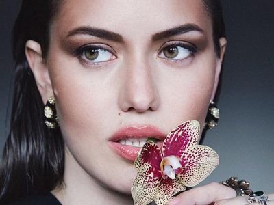 Fahriye Evcen'den Bayram Kutlaması!
