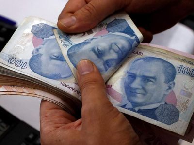 Faiz kararı piyasaları alev alev yaptı: Dolar, euro ve altında rekor fırtınası