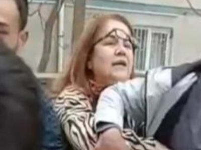 Fanatik muhalefet taraftarları gerçek yüzünü gösterdi: Ankara’da başörtülü kadına saldırdı