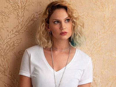 Farah Zeynep Abdullah Hayranlarına Kötü Haber! Ünlü Oyuncu Artık Ekranlarda Yer Almayacak
