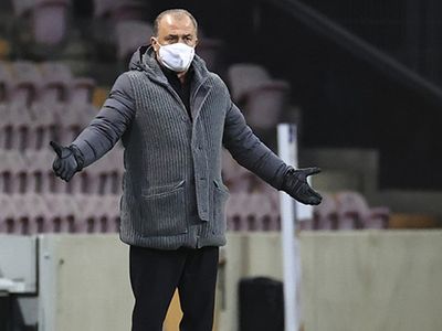 Fatih Terim'e 2 Maç Ceza