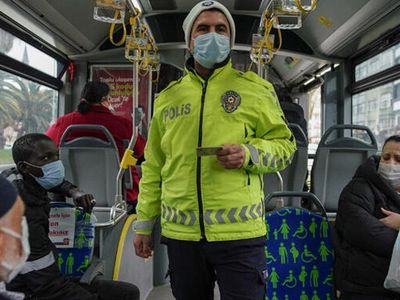 Fatih'te Toplu Ulaşımlara Koronavirüs Denetimi Yapıldı