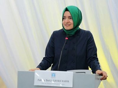 Fatma Betül Sayan Kaya Kimdir?
