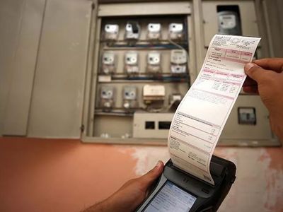 Faturası İle PTT’ye Gelen Nakit Parayı Kapıyor: Dar Gelirli Vatandaşa Elektrik Desteği!