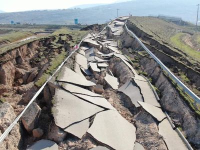Fay hattı önüne geleni ezip geçti: Bölge savaş alanına döndü