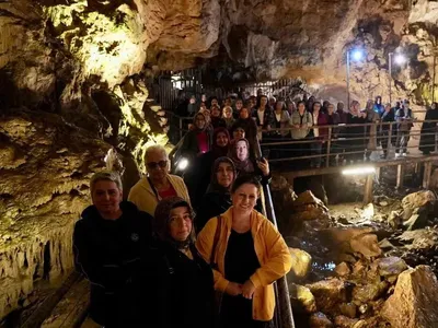 Düzce’nin doğal güzelliklerini kadınlarla keşfetti: Yığılca'da Sarıkaya Mağarası ziyareti