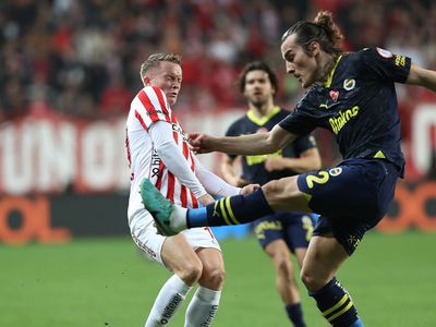 Fenerbahçe Antalya'da hata yapmadı: İki golle güldü
