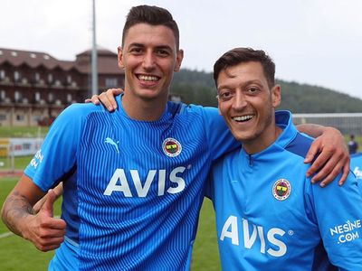 Fenerbahçe Başkanı Ali Koç, Berke Özer'in iç transferinde sözleşme uzatılmayacağını duyurdu!