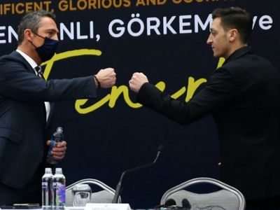 Fenerbahçe Başkanı Ali Koç'tan Mesut Özil Açıklaması!
