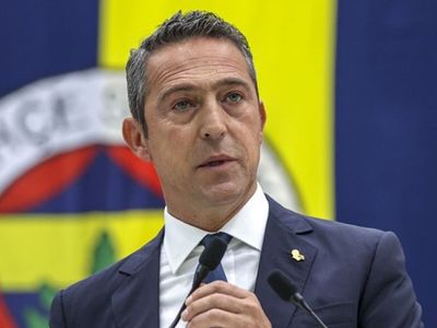 Fenerbahçe Başkanlığı İçin Sadettin Saran'ın Adaylığını Açıklaması Sonrası Ali Koç'a Taraftarlardan Tepkiler Geldi!